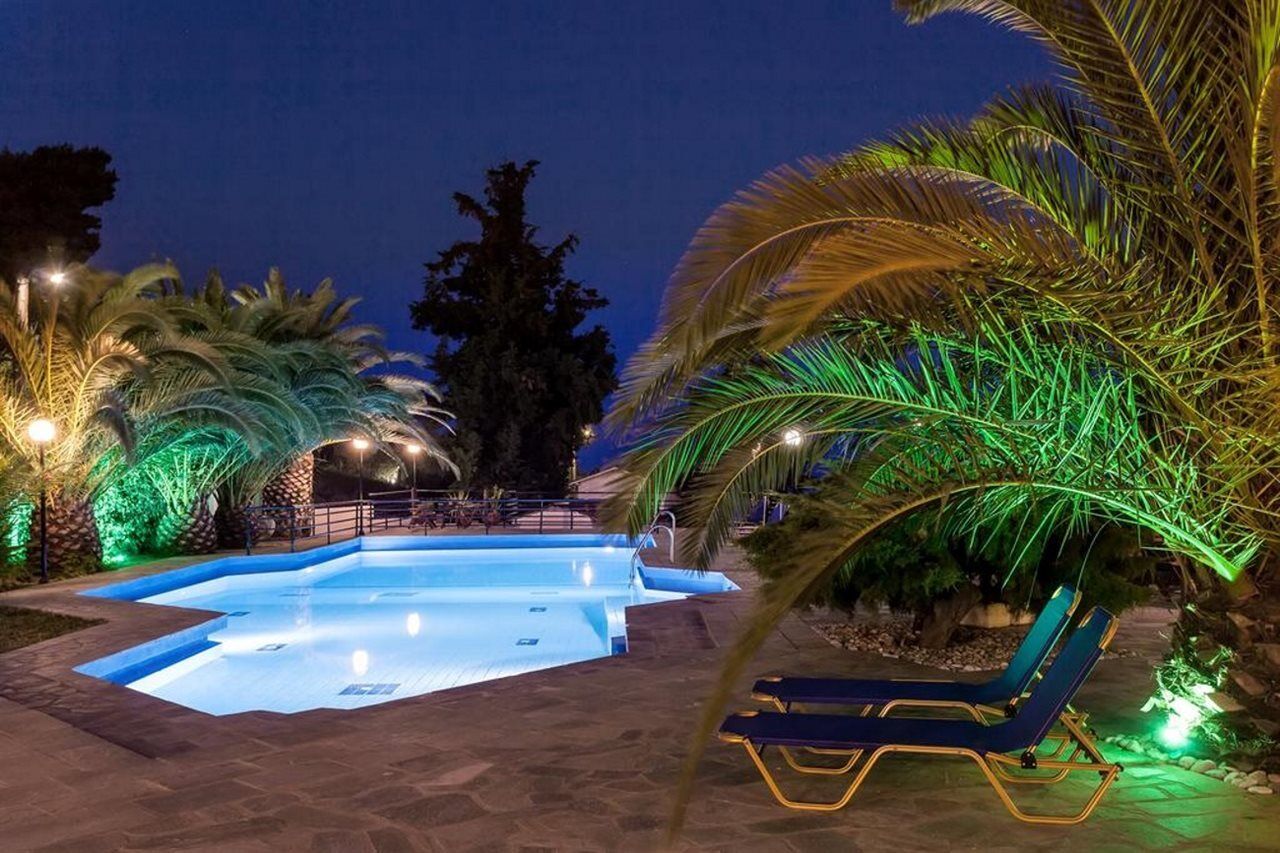 Stafylos Suites & Boutique Hotel ภายนอก รูปภาพ